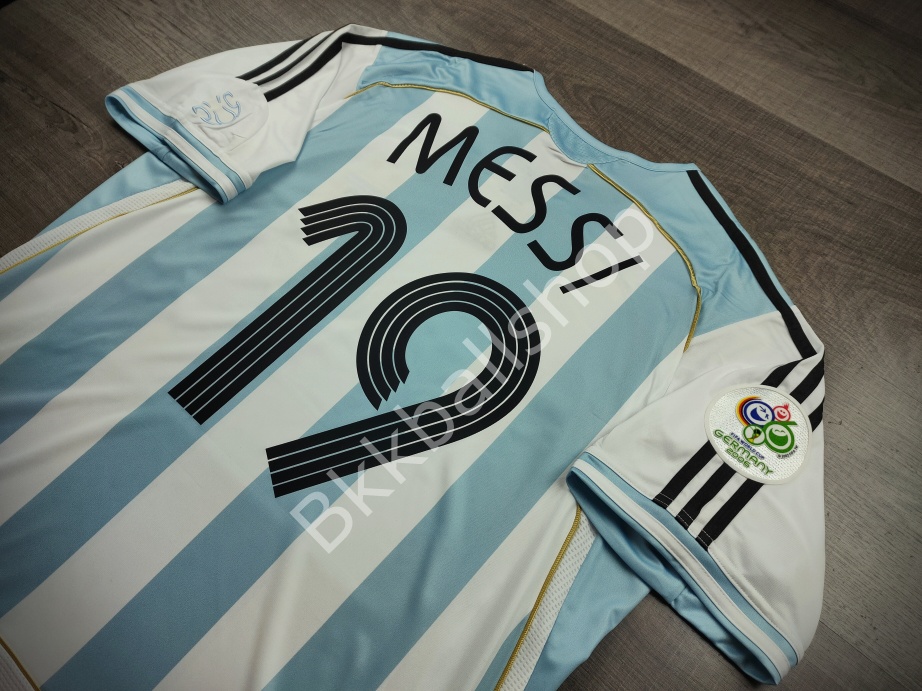 [Retro] - เสื้อฟุตบอล ย้อนยุค ทีมชาติ Argentina Home อาร์เจนติน่า เหย้า ฟุตบอลโลก ปี 2006 เบอร์ชื่อ 19 MESSI - 01