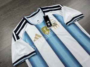 [PLAYER] - เสื้อฟุตบอล เกรดนักเตะ ทีมชาติ Argentina Home อาร์เจนติน่า เหย้า ฟุตบอลโลก ปี 2026 - 01
